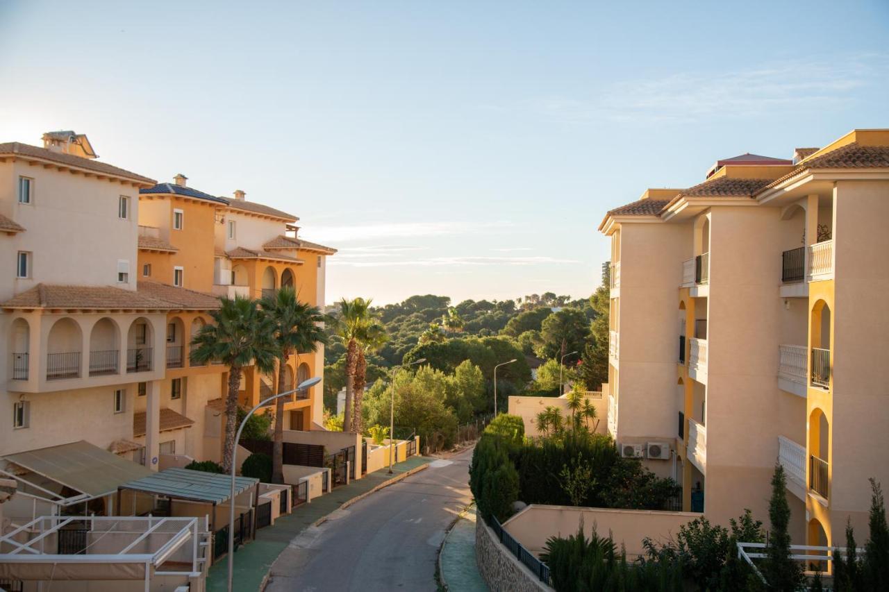 Open View Pinetree Penthouse Apartman Campoamor Kültér fotó